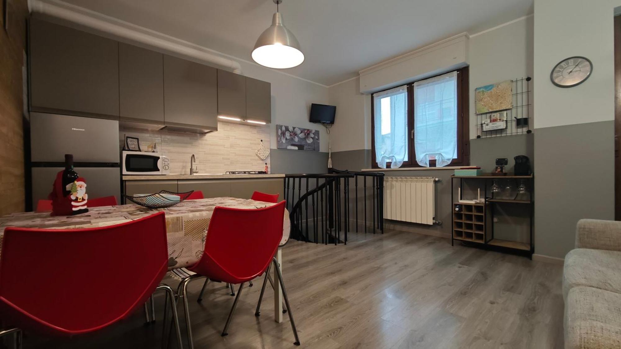 Appartamento Aleph With Private Parking, Next Train Station Como Bagian luar foto