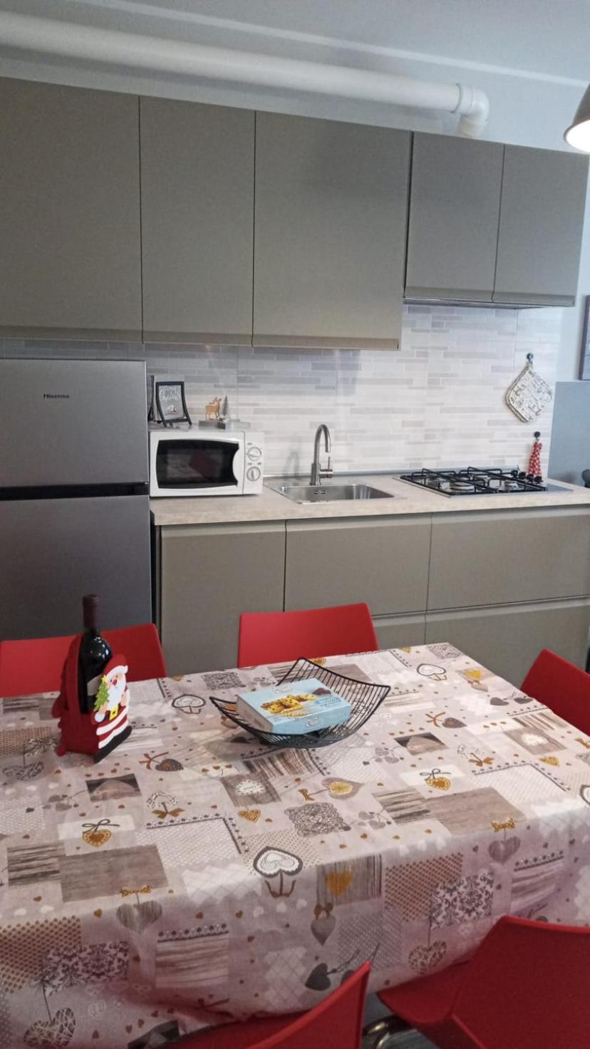 Appartamento Aleph With Private Parking, Next Train Station Como Bagian luar foto