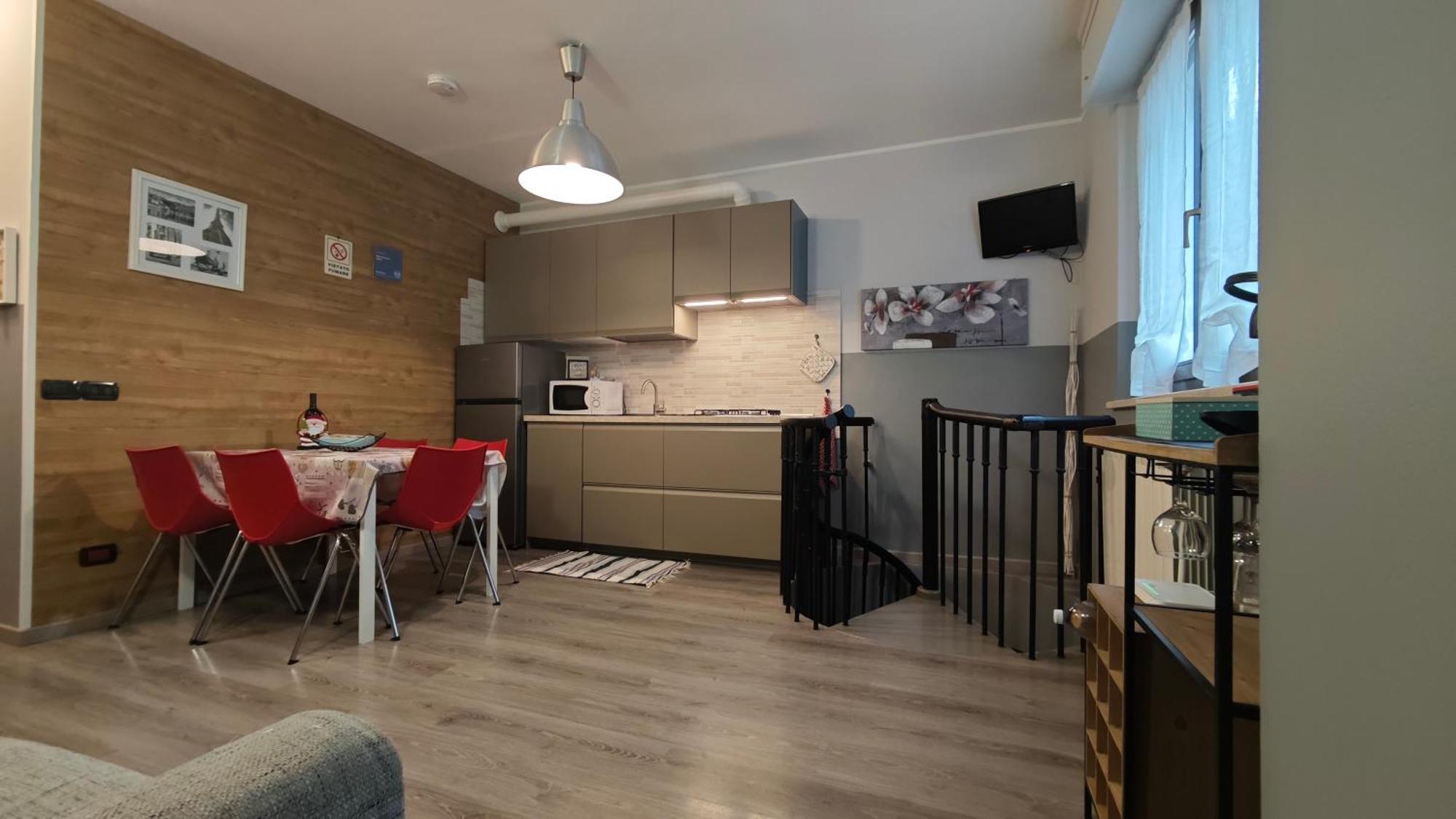 Appartamento Aleph With Private Parking, Next Train Station Como Bagian luar foto